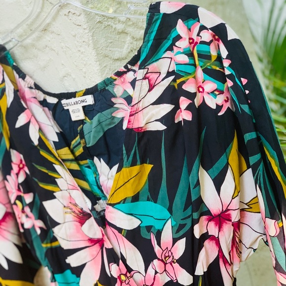 Billabong ๐ด Forever and More Romper - Picture 2 of 10